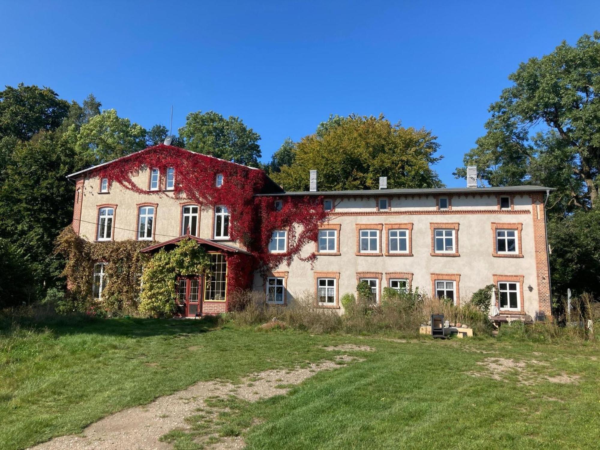 Ferienwohnung Im Gutshaus Alt Krassow Inmitten Der Natur Lalendorf Zewnętrze zdjęcie