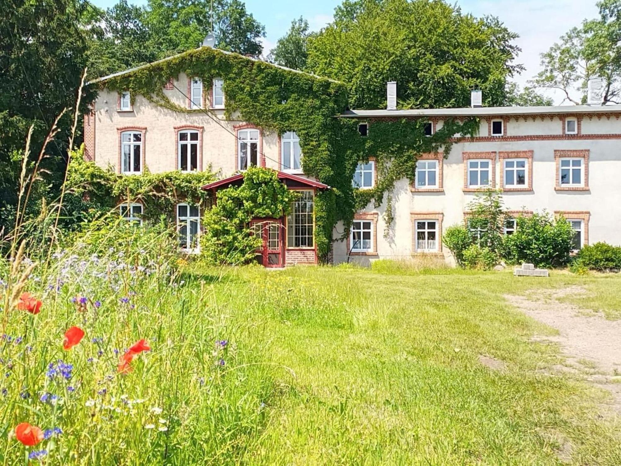 Ferienwohnung Im Gutshaus Alt Krassow Inmitten Der Natur Lalendorf Zewnętrze zdjęcie